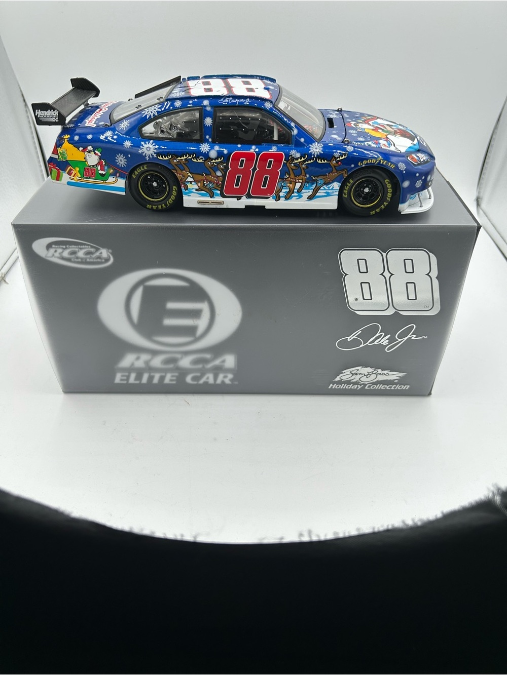 Car Model on Box - Picture 5 of 5